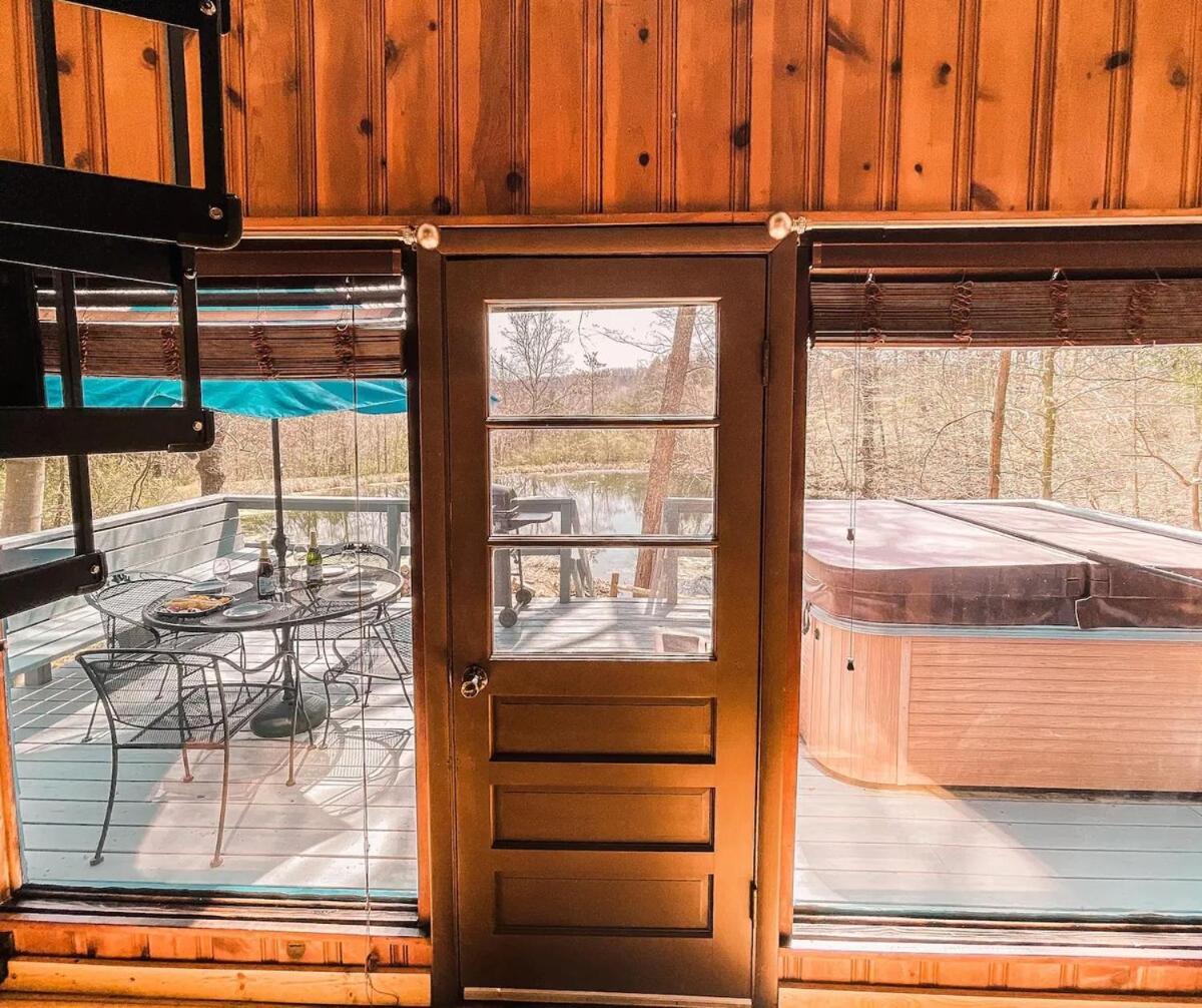 Whispering Waters, Hocking Hills, Hot Tub, Pond Villa Rockbridge Exterior photo